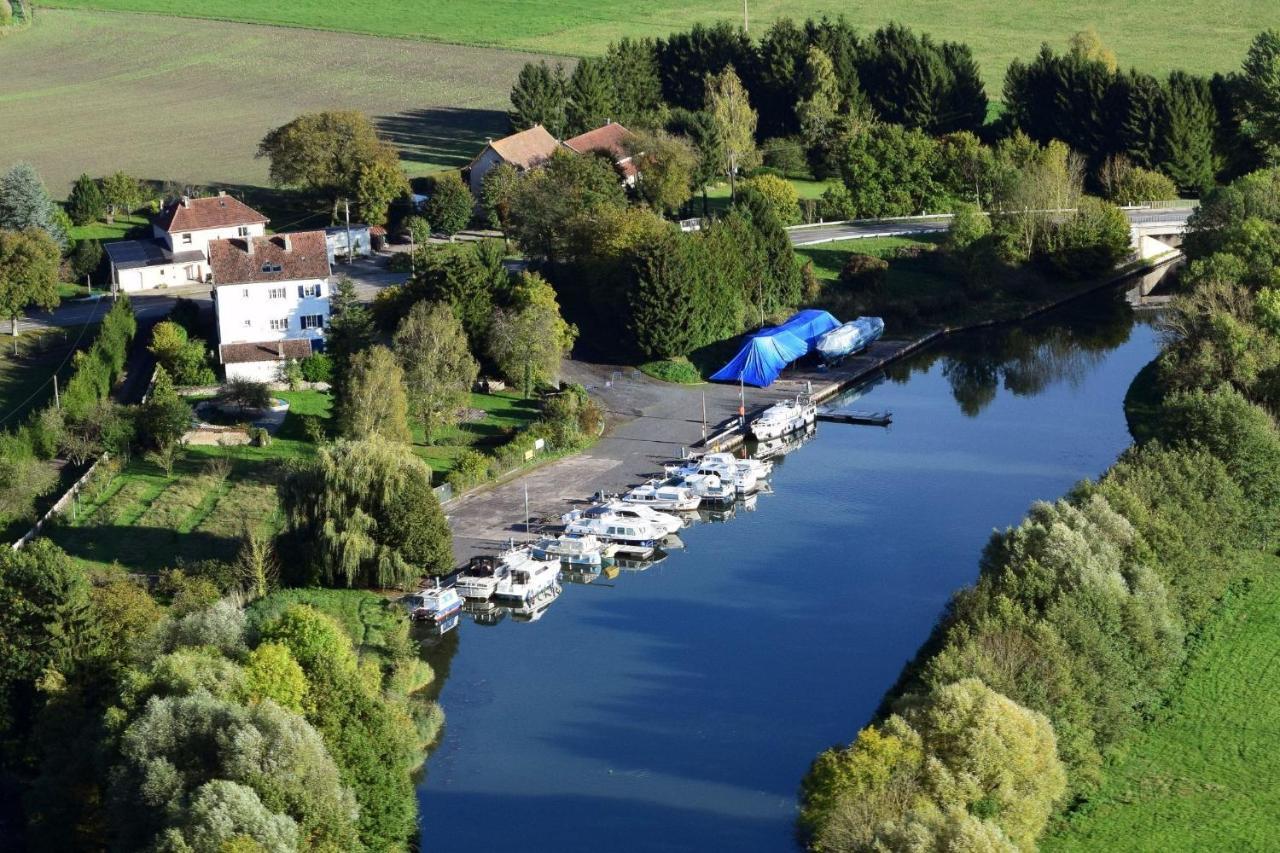 Domaine Du Port Sainte Marie Villa Maizieres-les-Vic Dış mekan fotoğraf